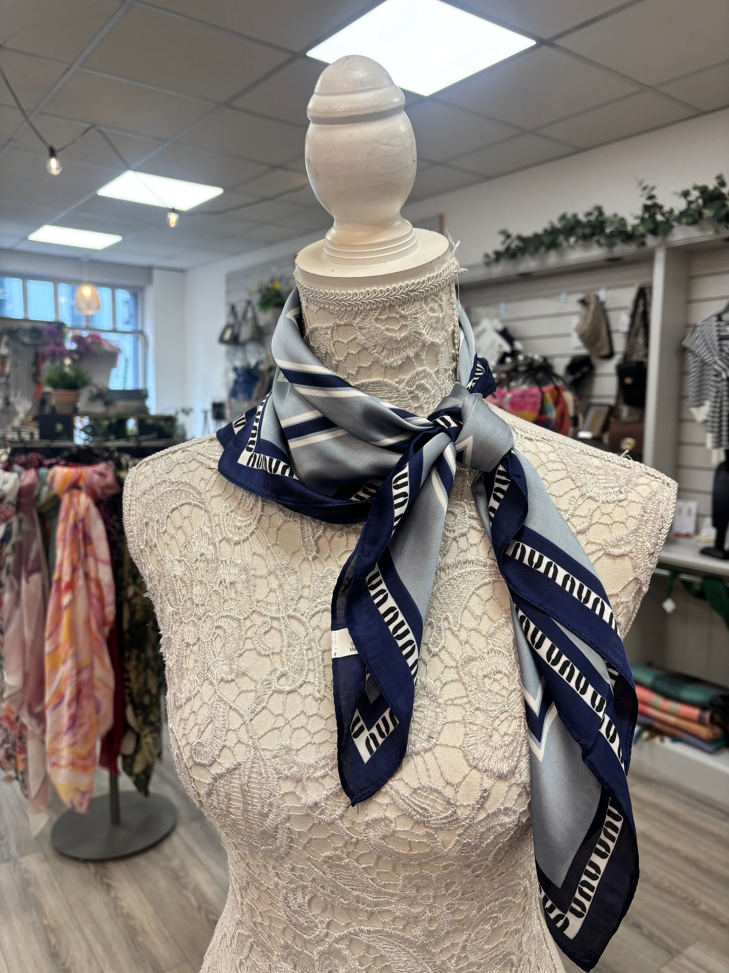 Striped neck scarf