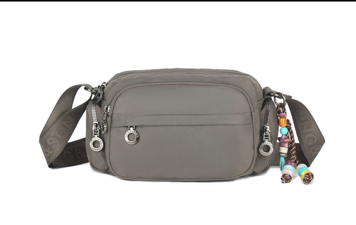 Bobbie multi compartment bag