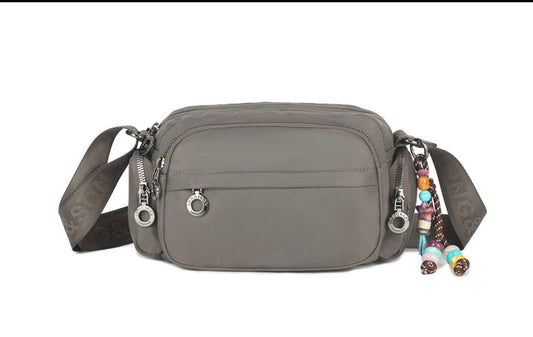 Bobbie multi compartment bag