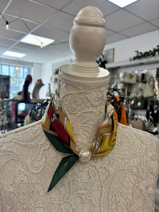 Goldie scarf