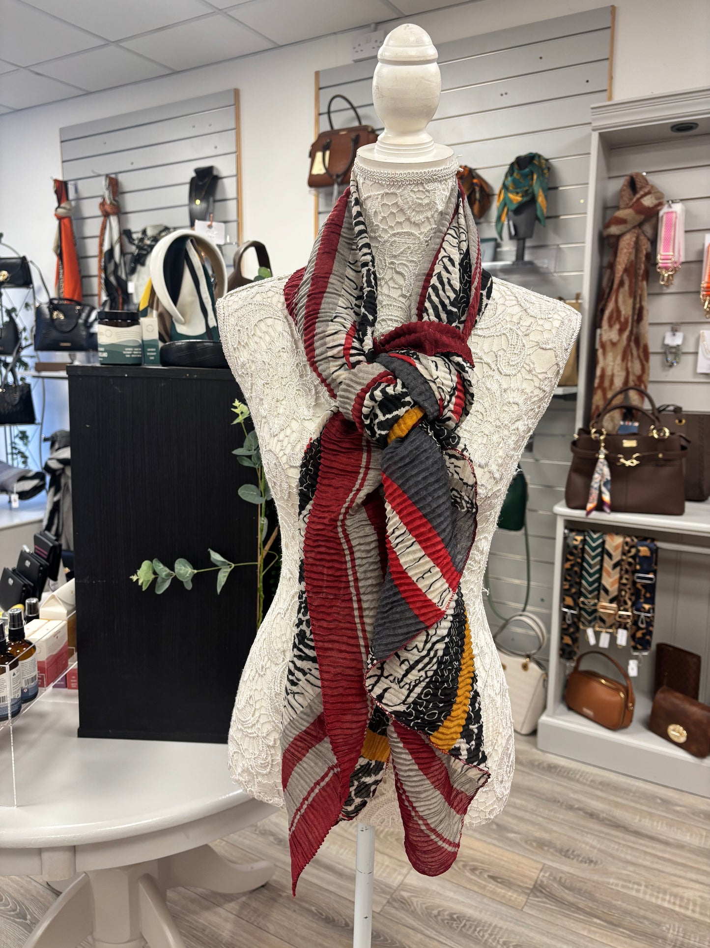 Leona crinkle light weight scarf