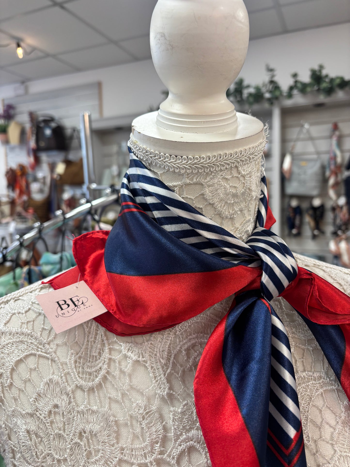 Delta neck scarf