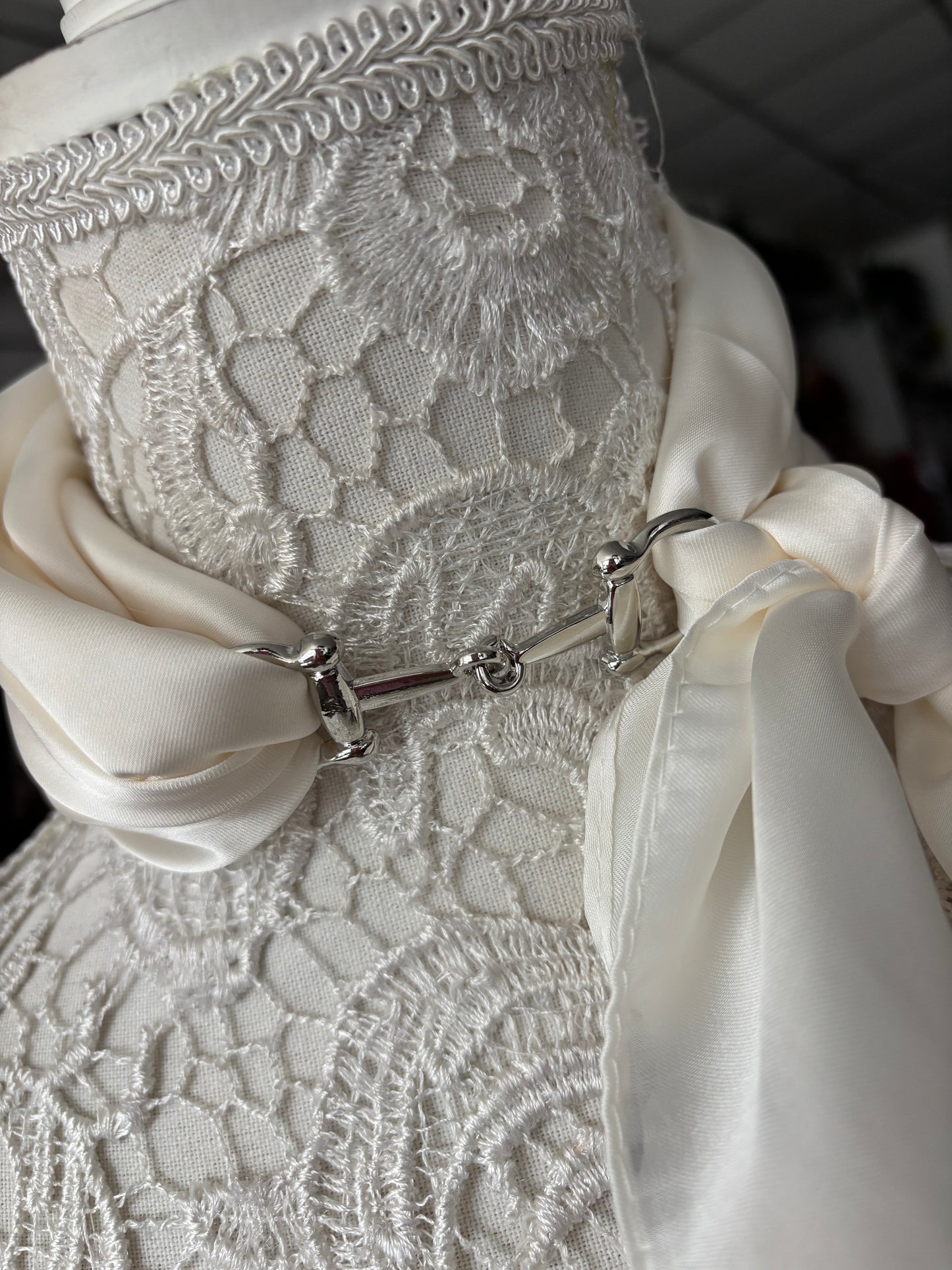Scarf buckles