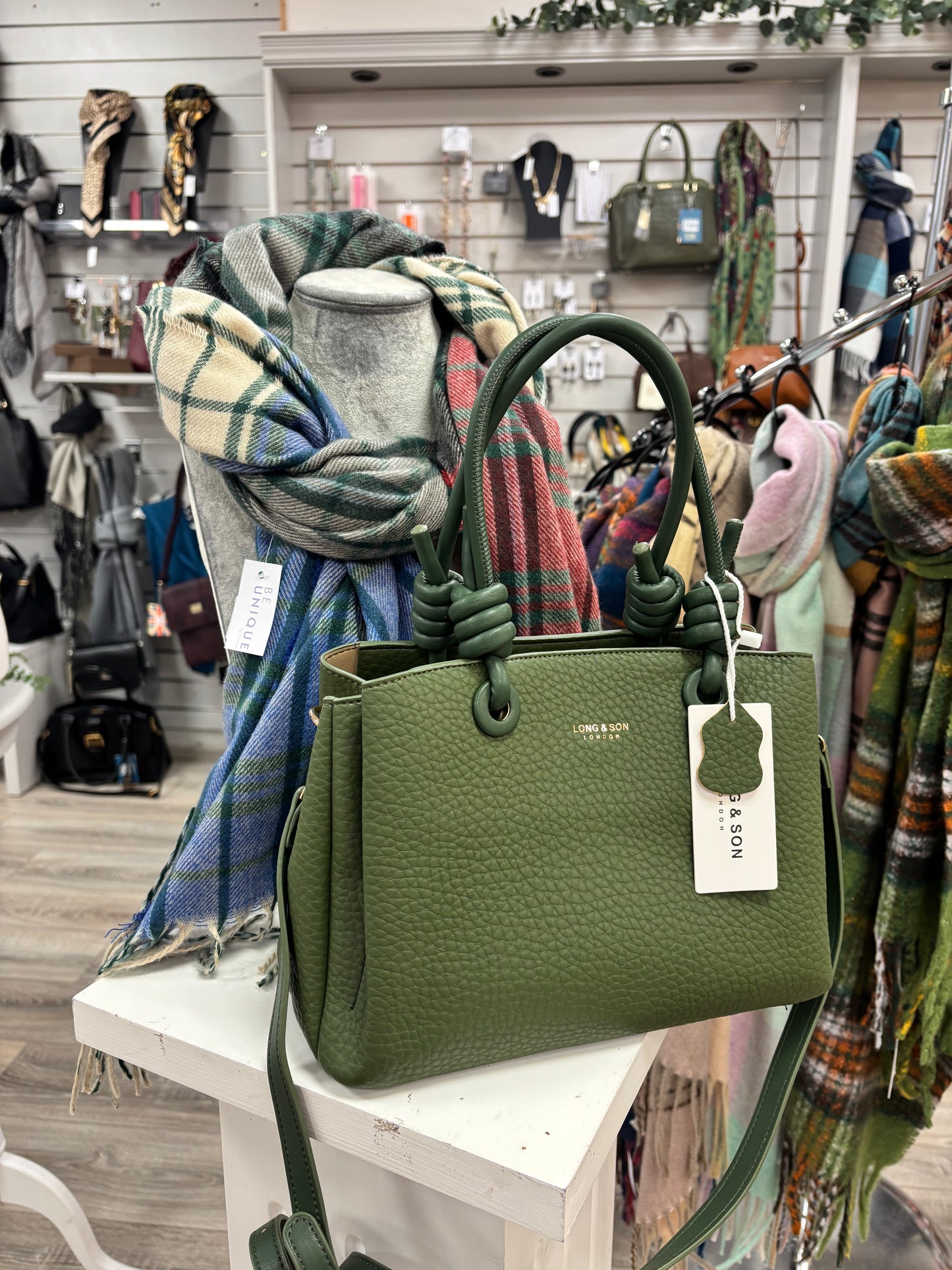 Rosie knot handle grab bag