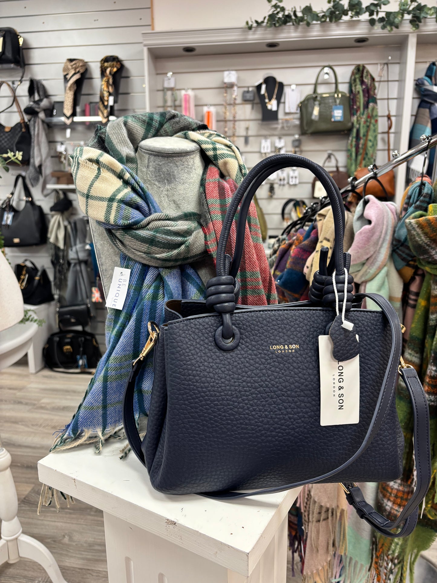 Rosie knot handle grab bag