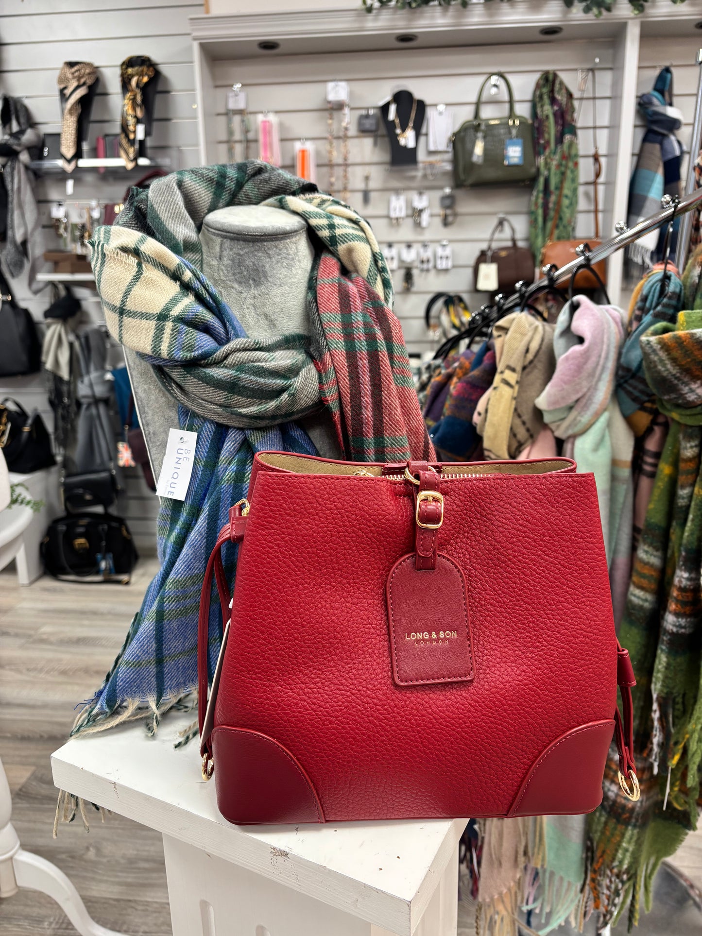 Beth compact grab bag