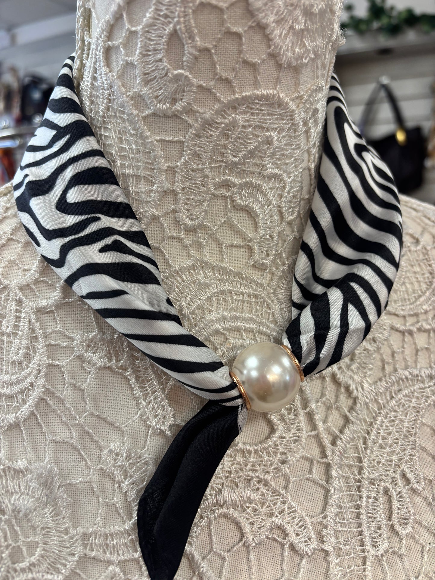 Zain black and white pearl scarf
