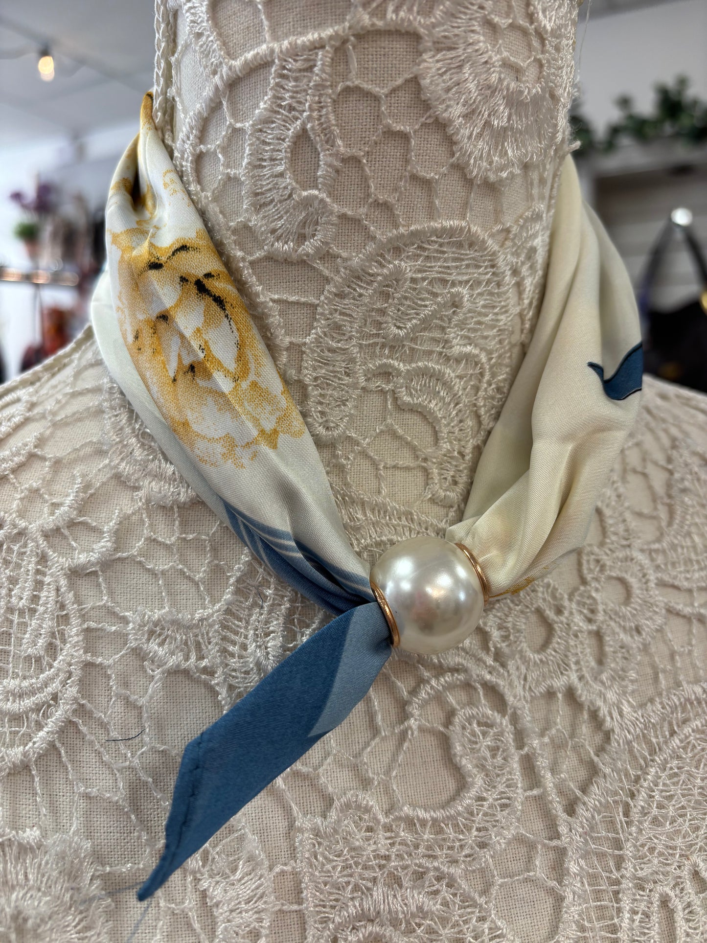 Delta pearl scarf