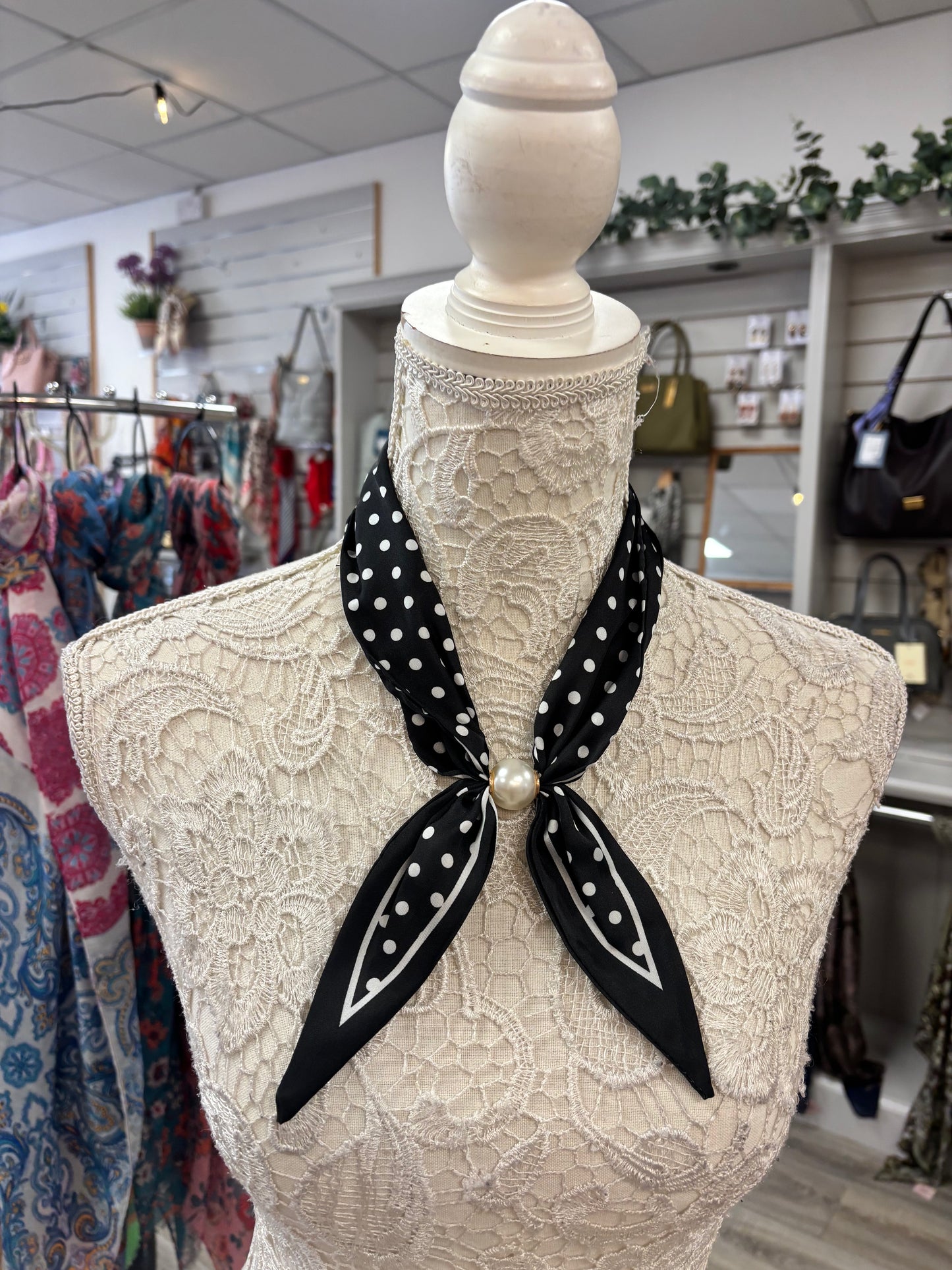 Rylie doubles tie scarf