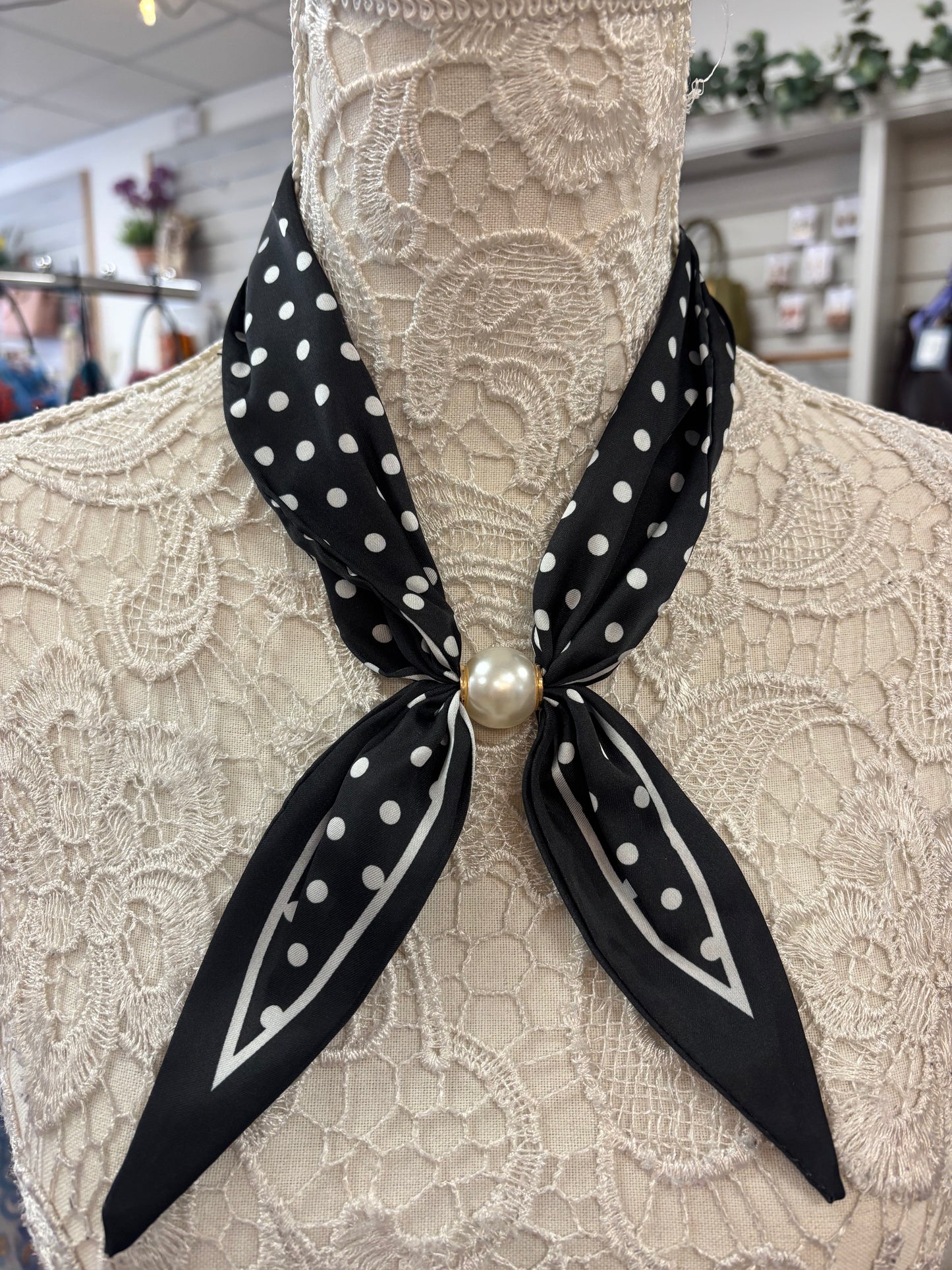 Rylie doubles tie scarf