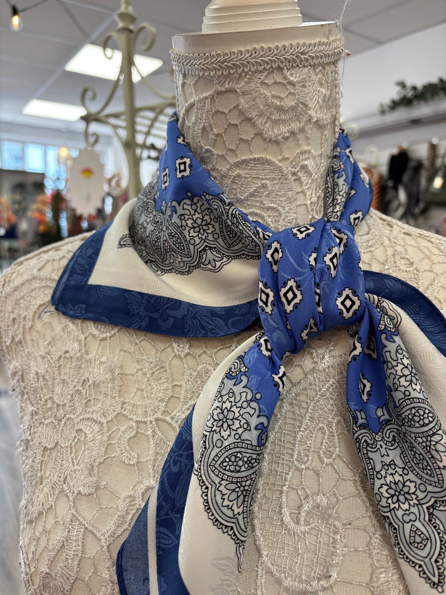 Shauna baroque pattern neck scarf