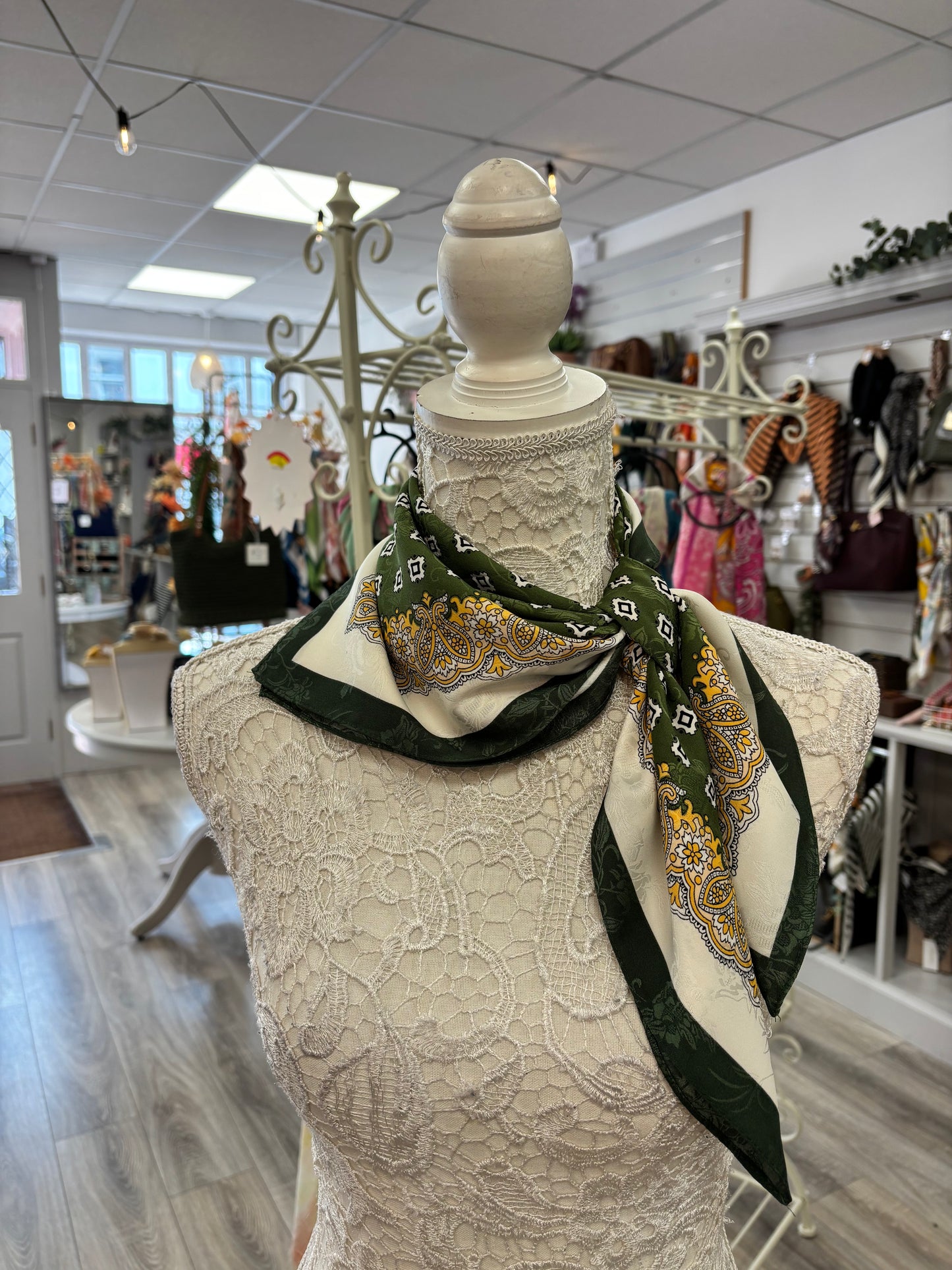 Shauna baroque pattern neck scarf