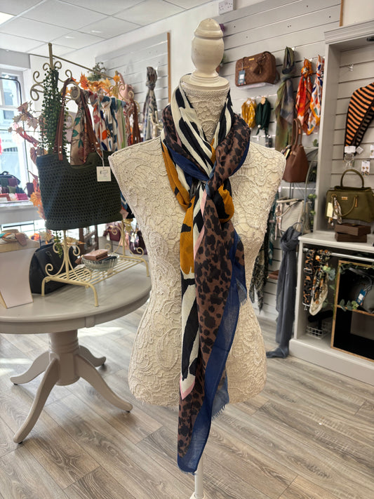 Raja tiger scarf