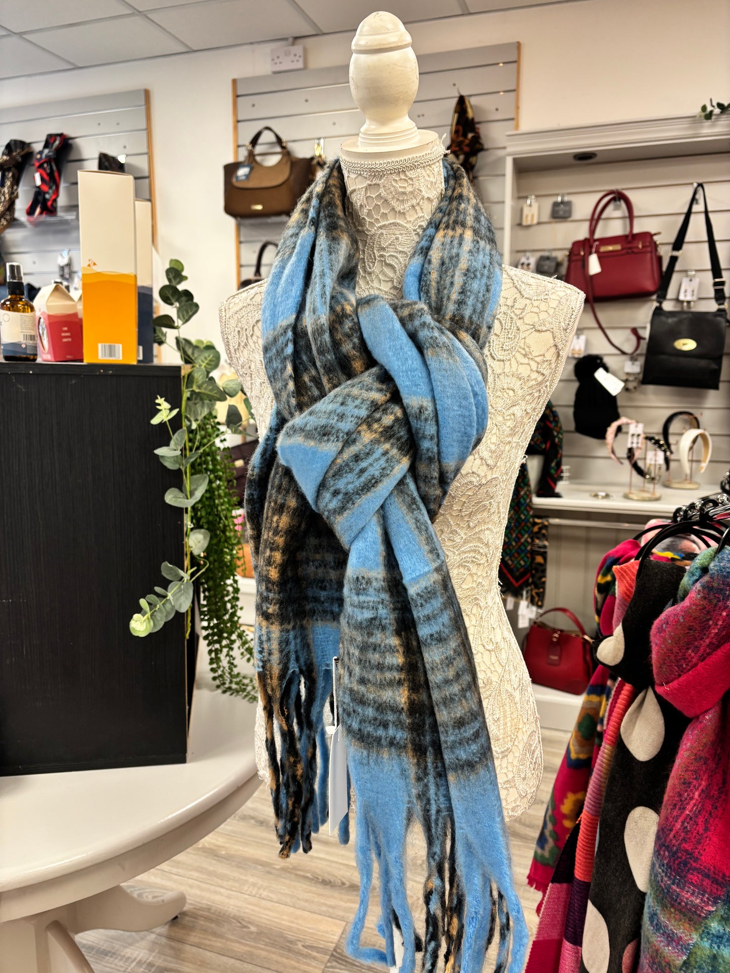 Grace checked scarf