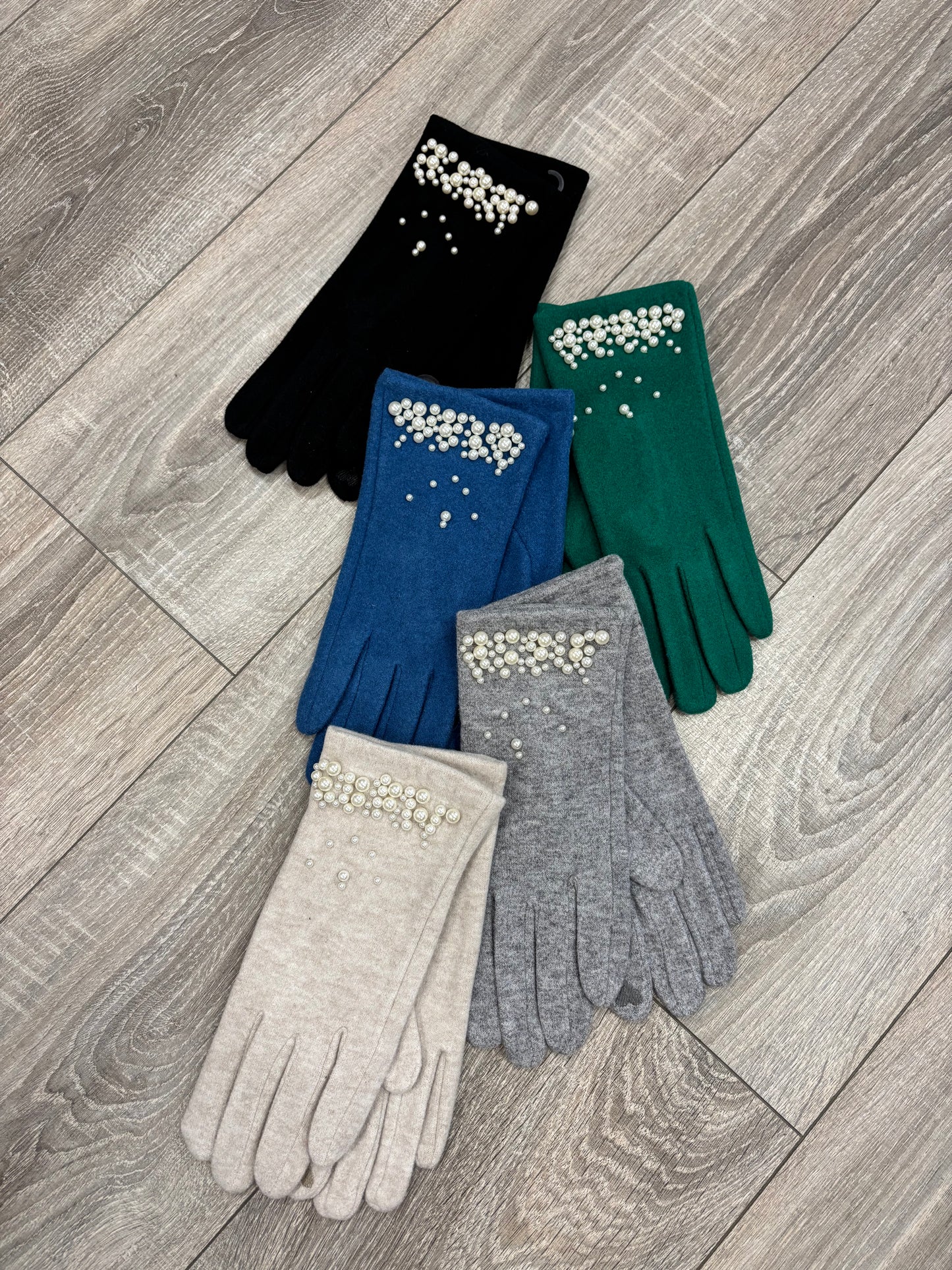 Pearl gloves