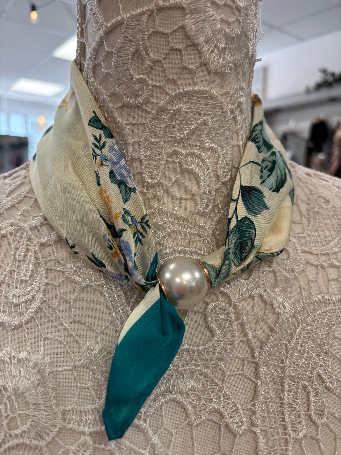 Eire pearl scarf