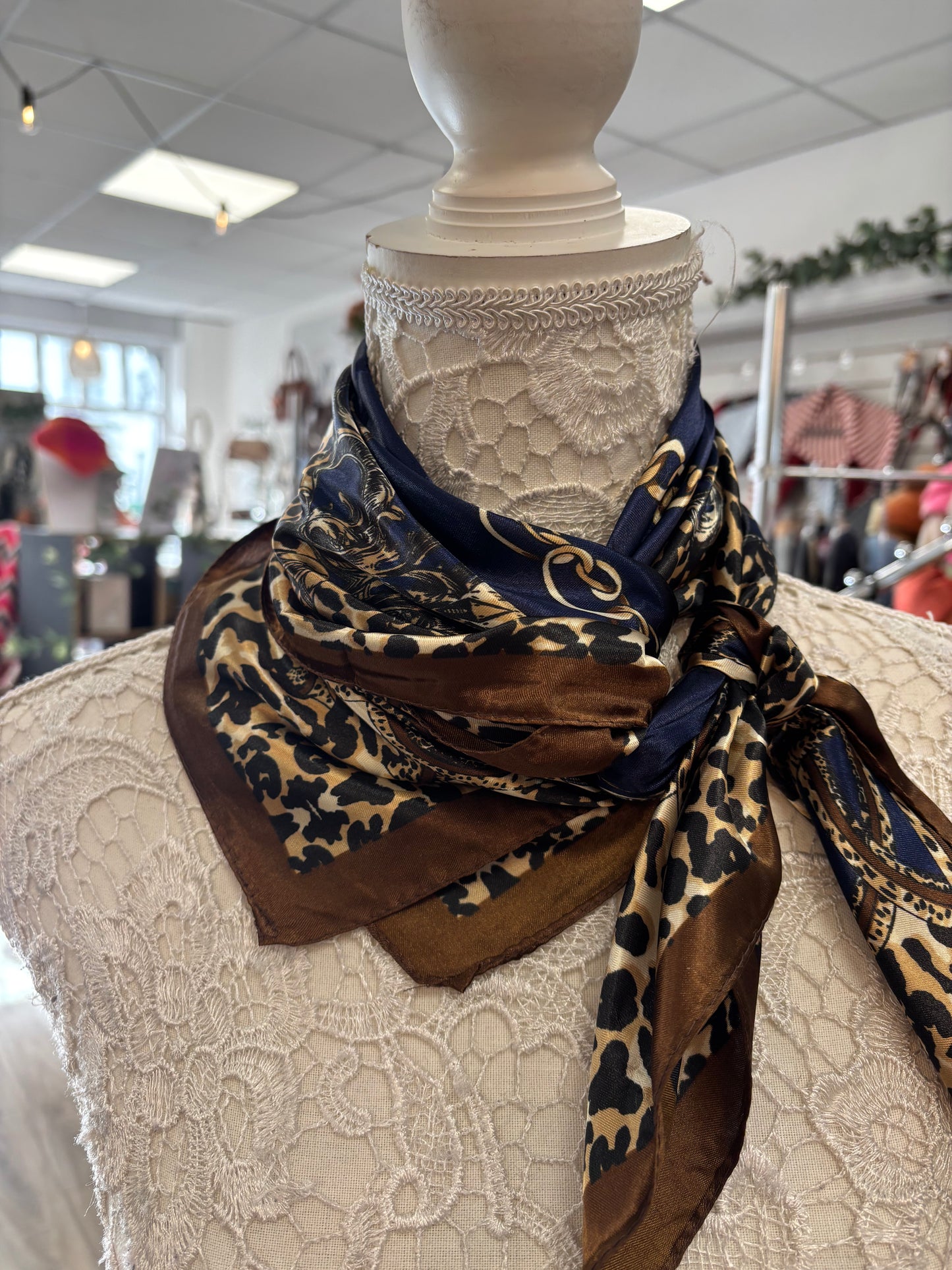 Betsy 90x90 satin feel next scarf