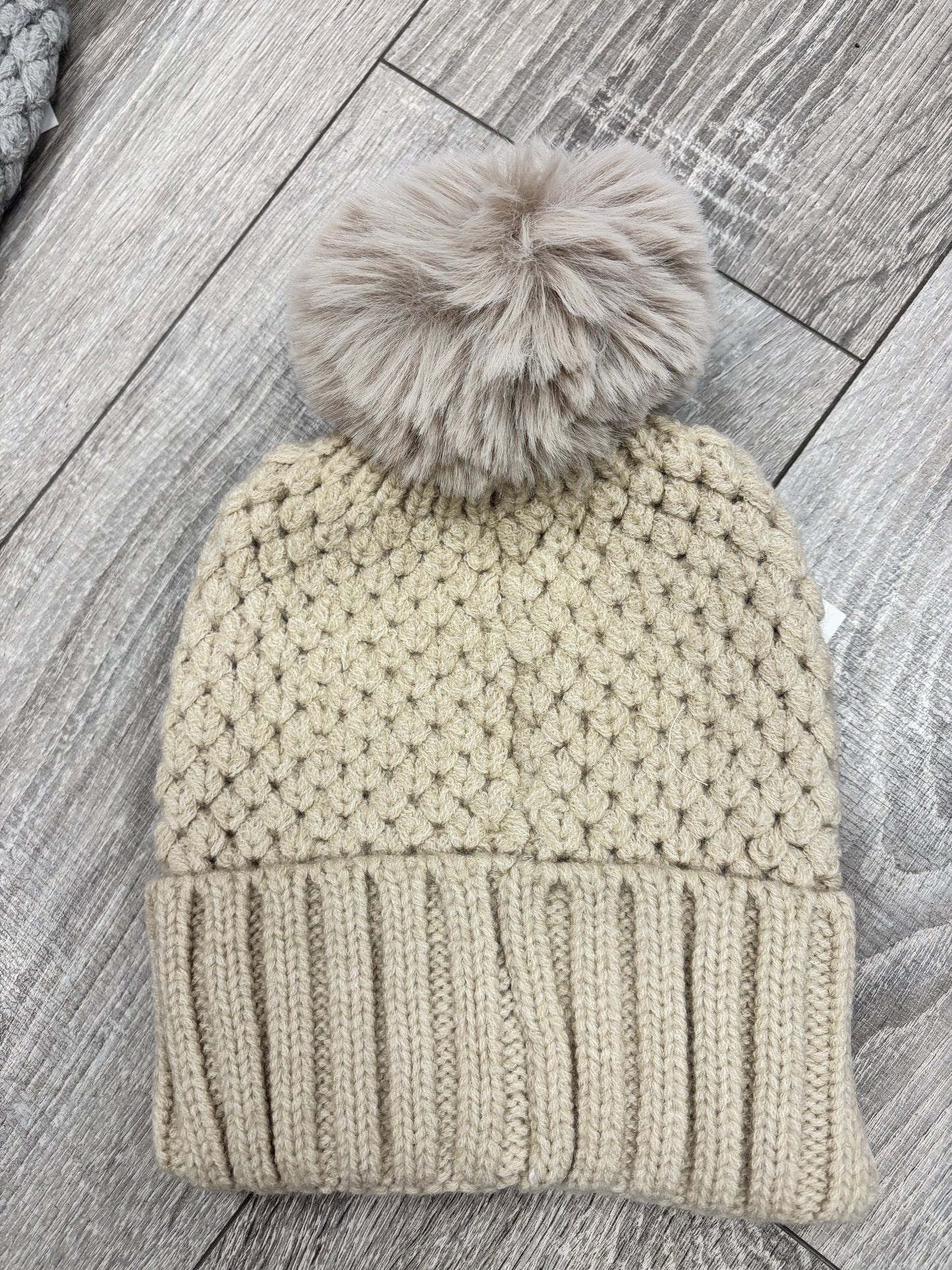 Bella Pom Pom hat
