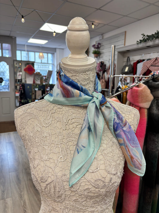 Gloria neck scarf