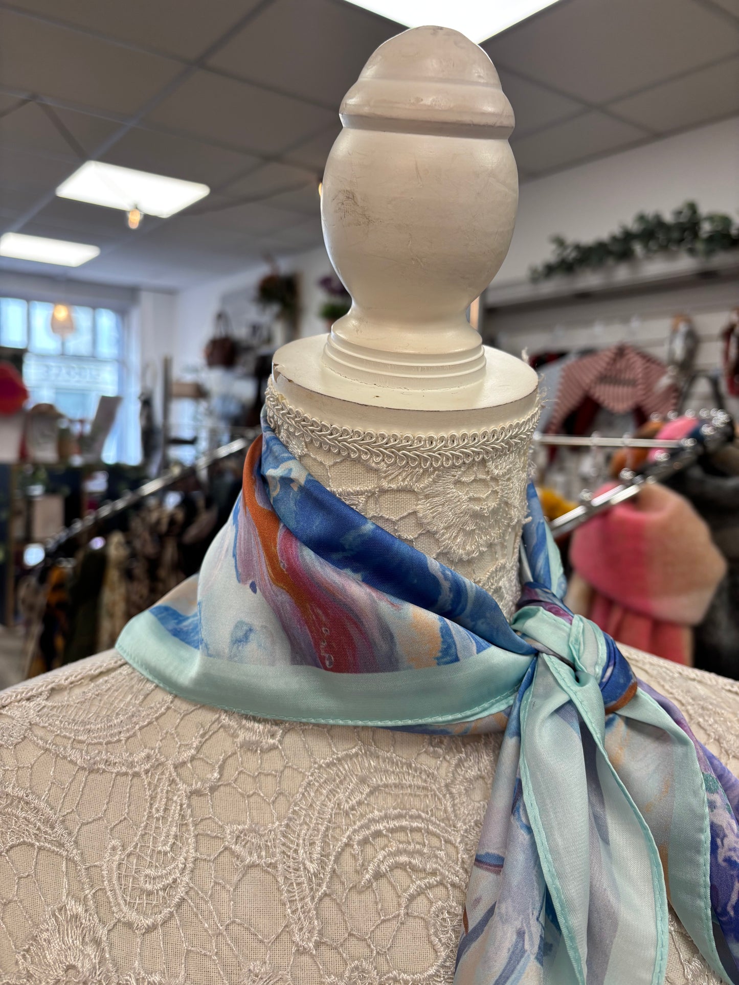 Gloria neck scarf