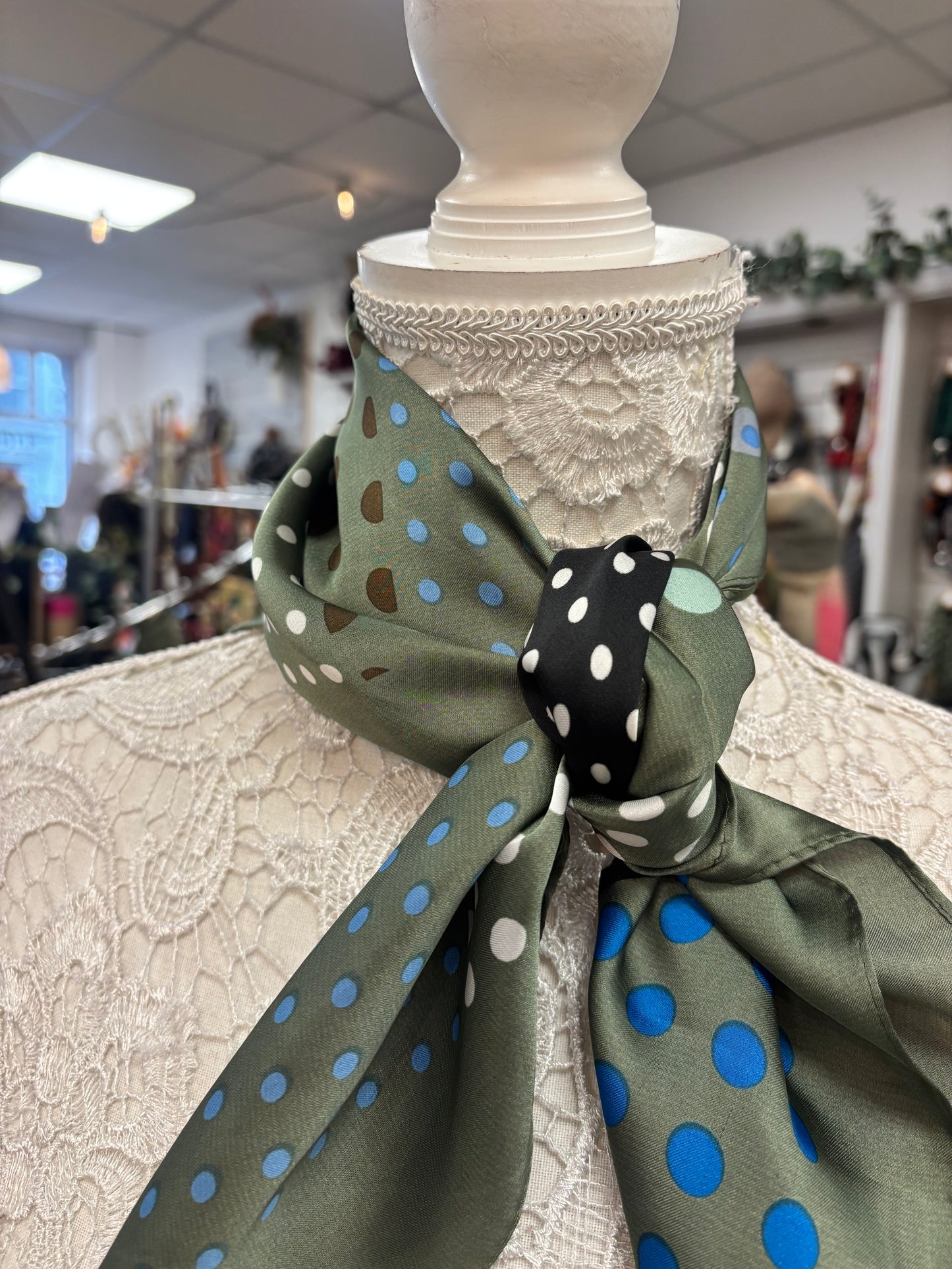 Mena dotty scarf in green mix