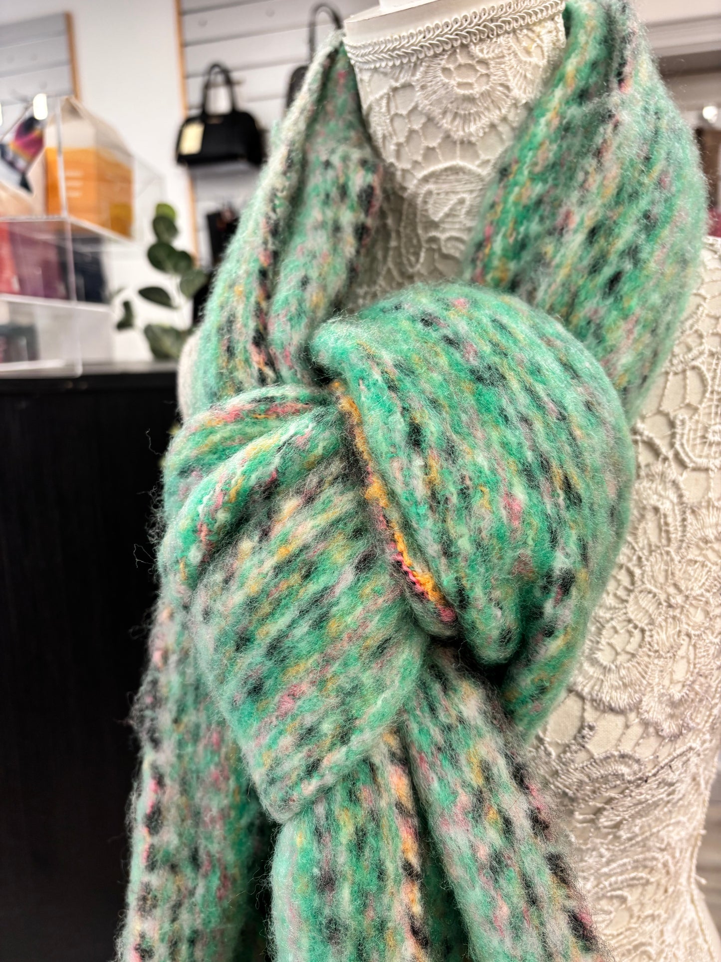 Ember chunky tassel scarf