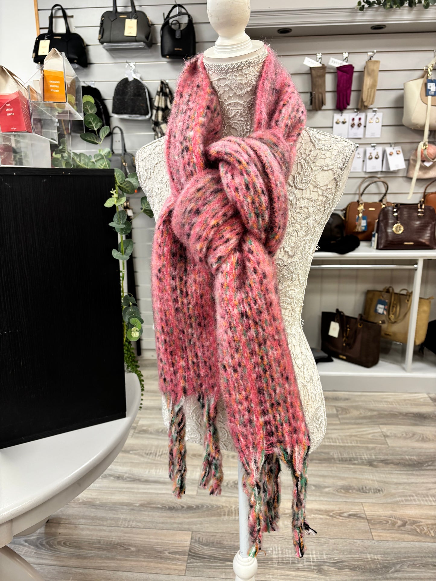 Ember chunky tassel scarf