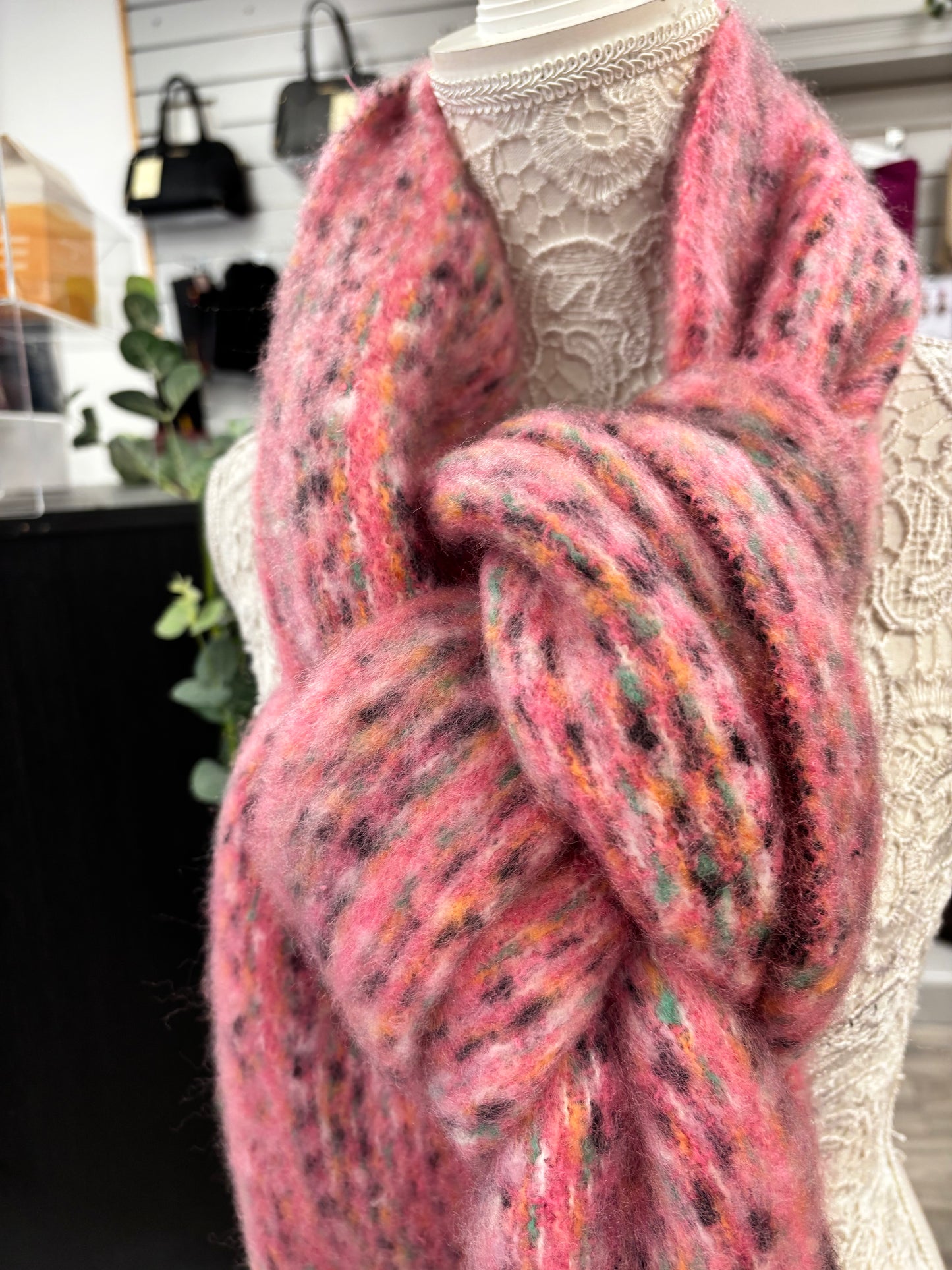 Ember chunky tassel scarf