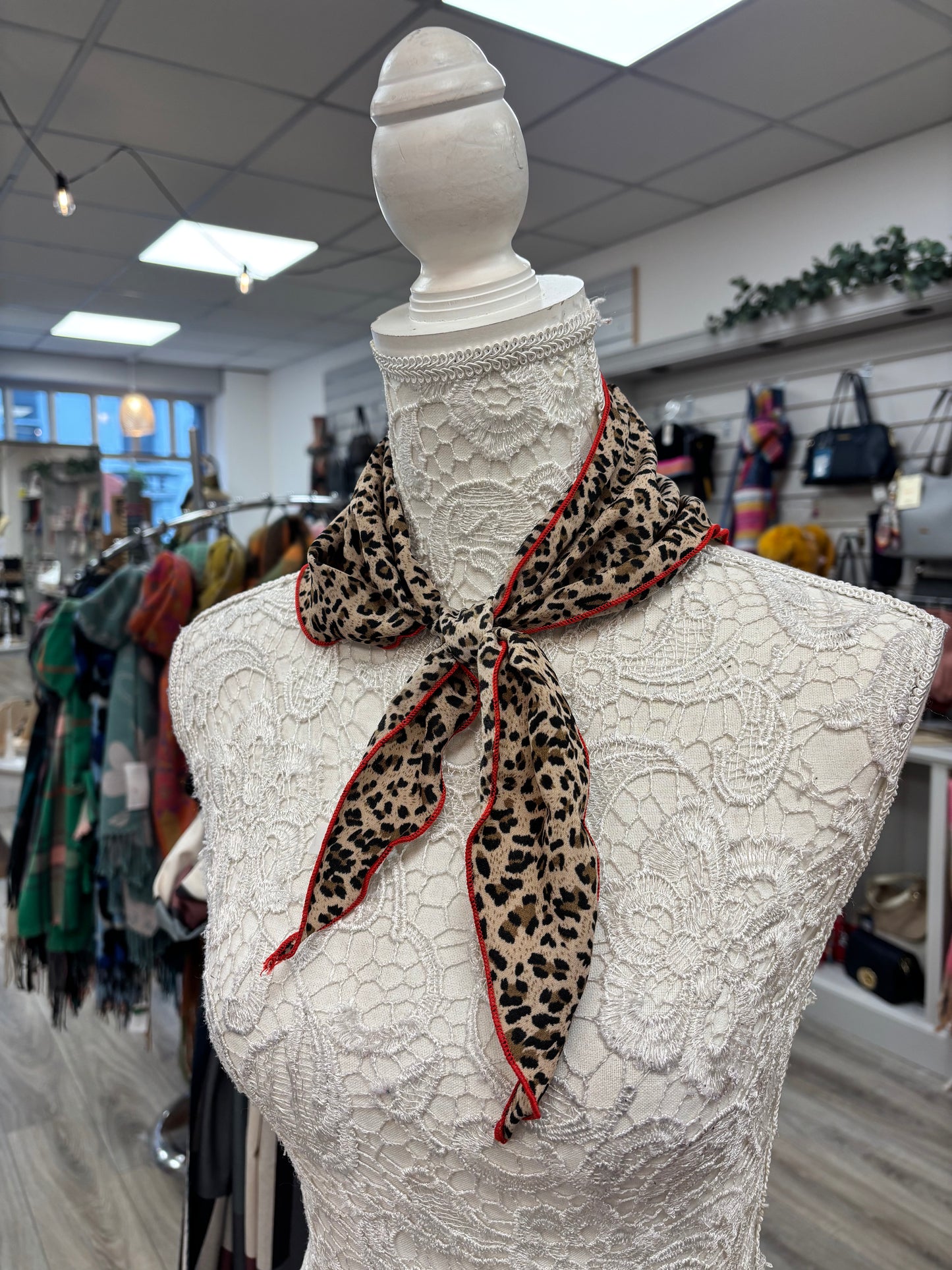 Fifi small neck scarf