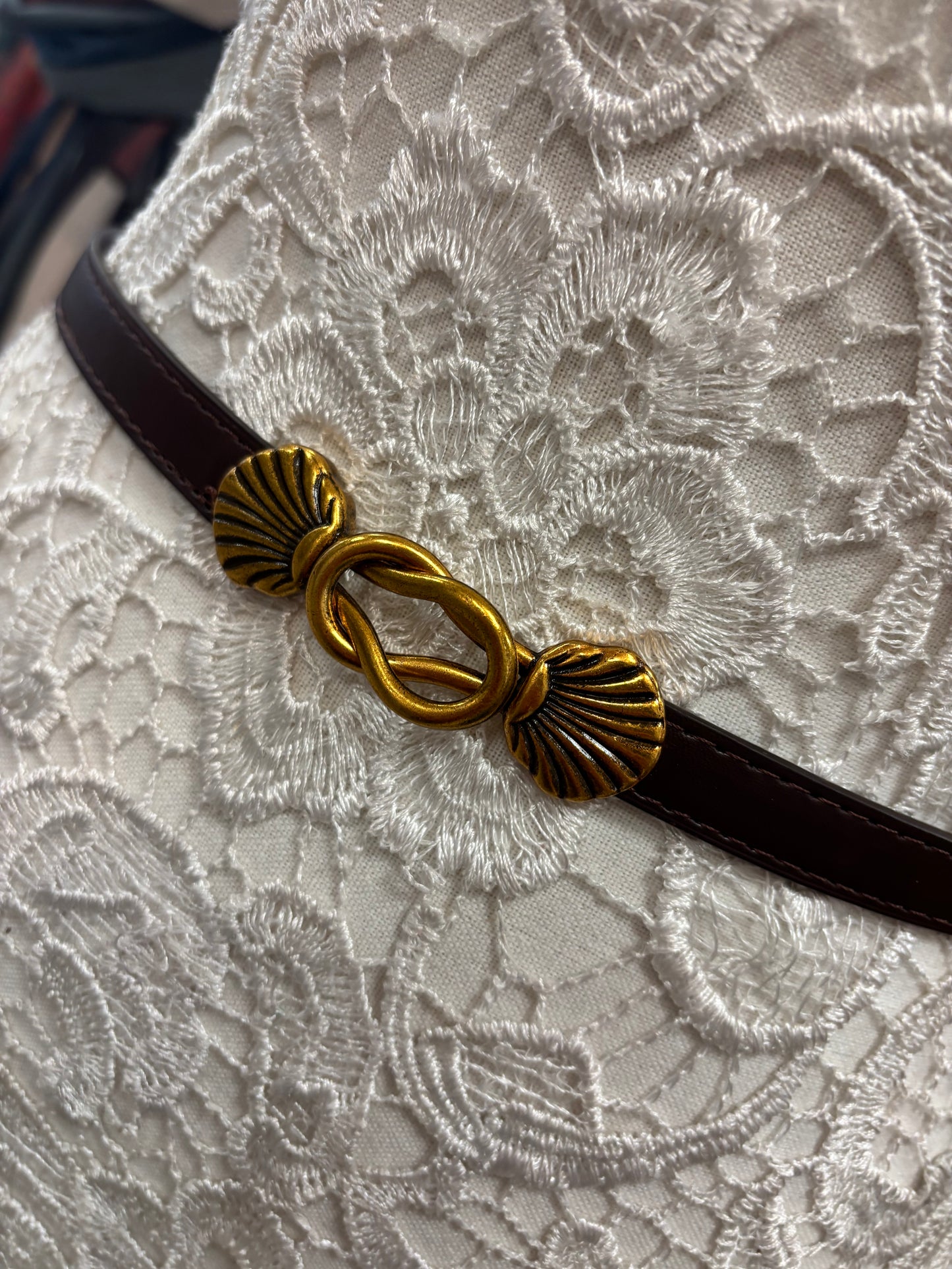 Shell buckle belt