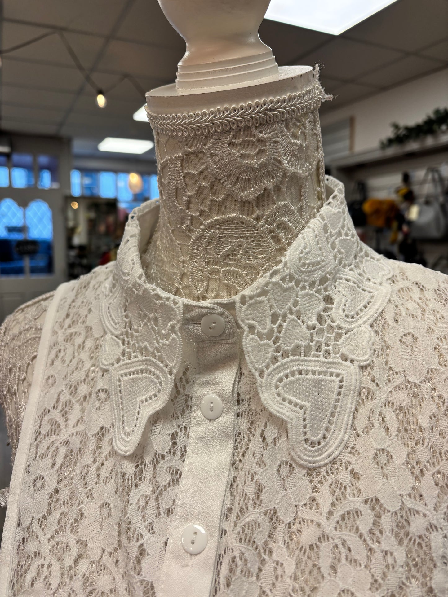 Maisy lace collar