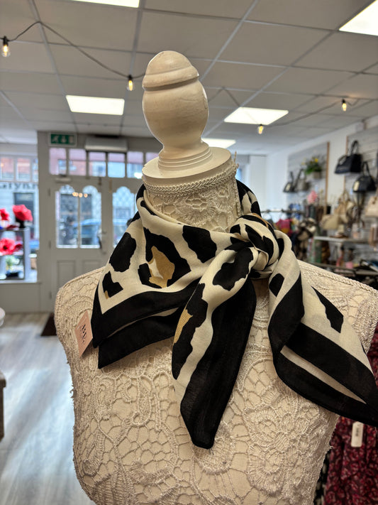 Josie neck scarf
