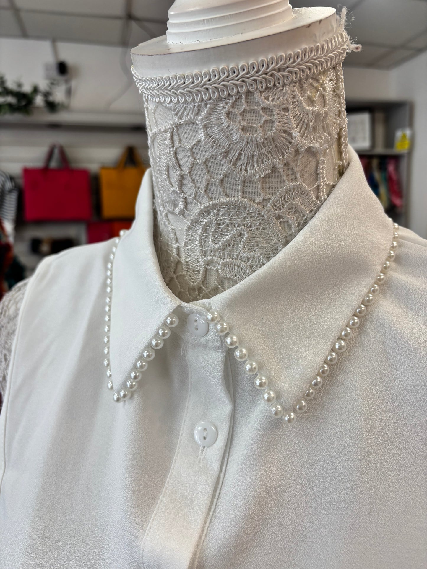 Bonnie Pearl mock collar