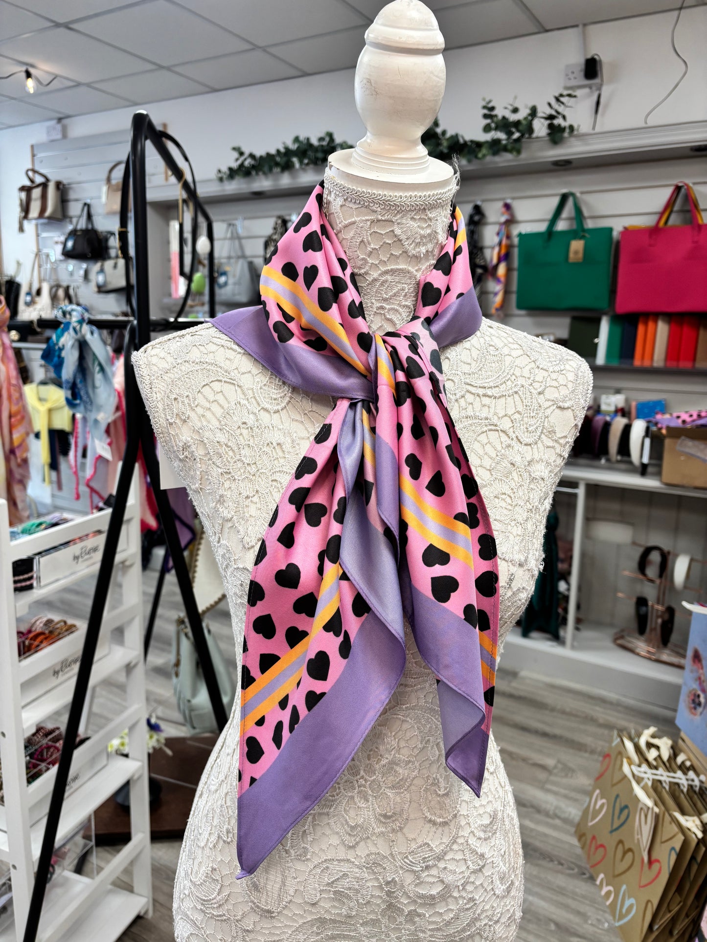 Tina neck scarf