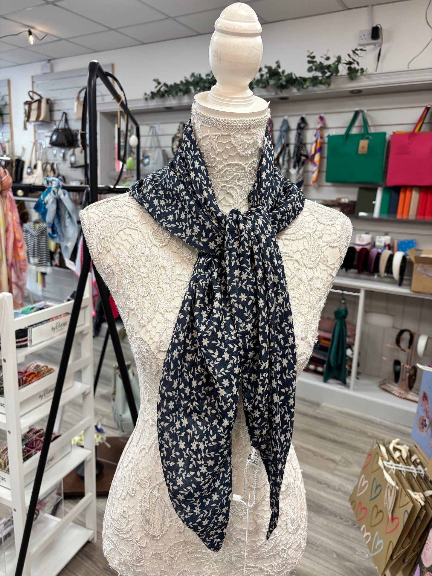 Mable triangle scarf