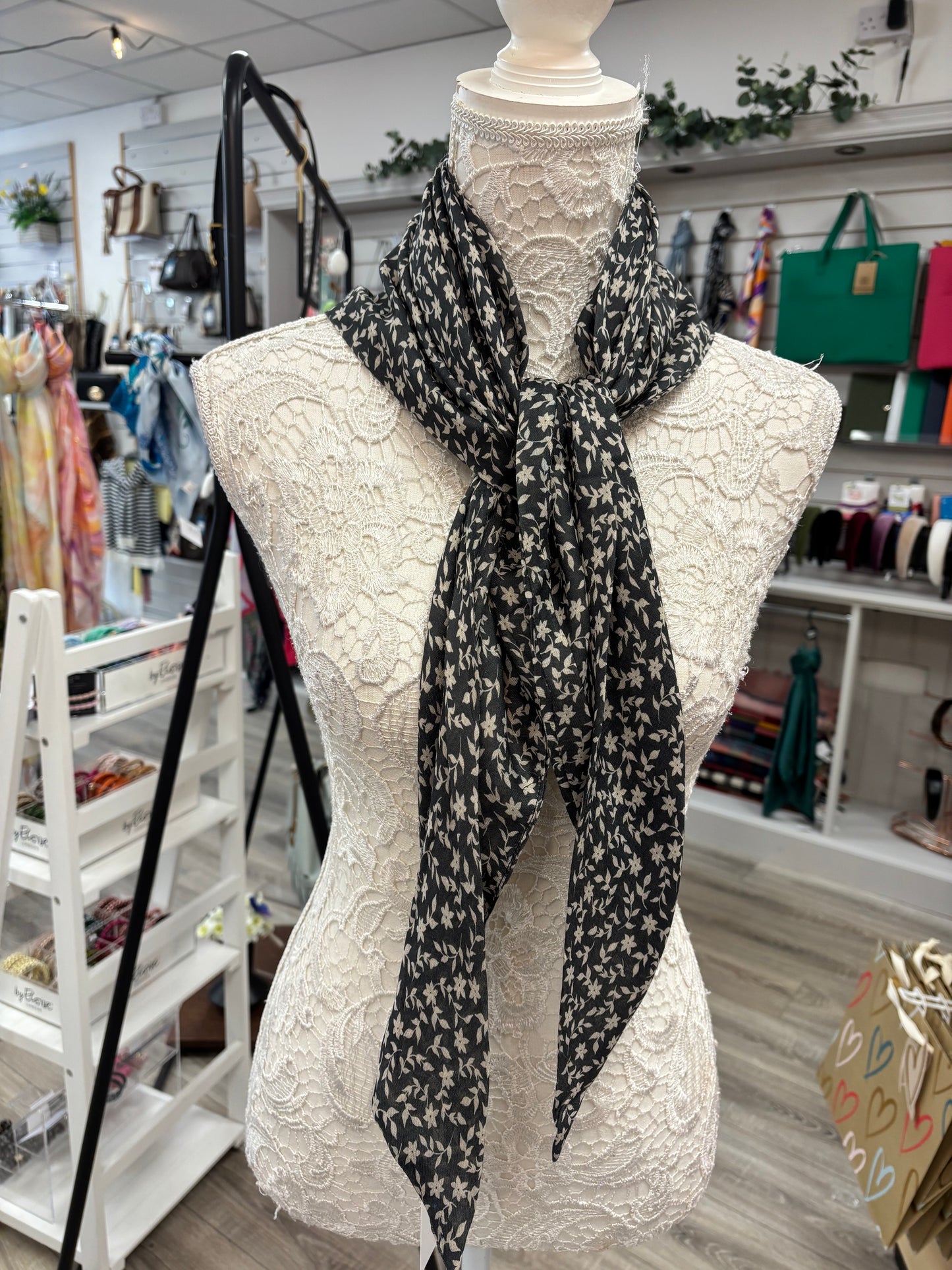Mable triangle scarf