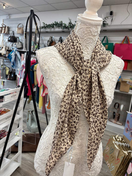 Mable triangle scarf