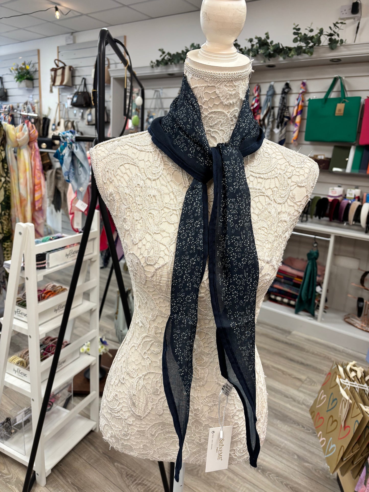 Annie scarf