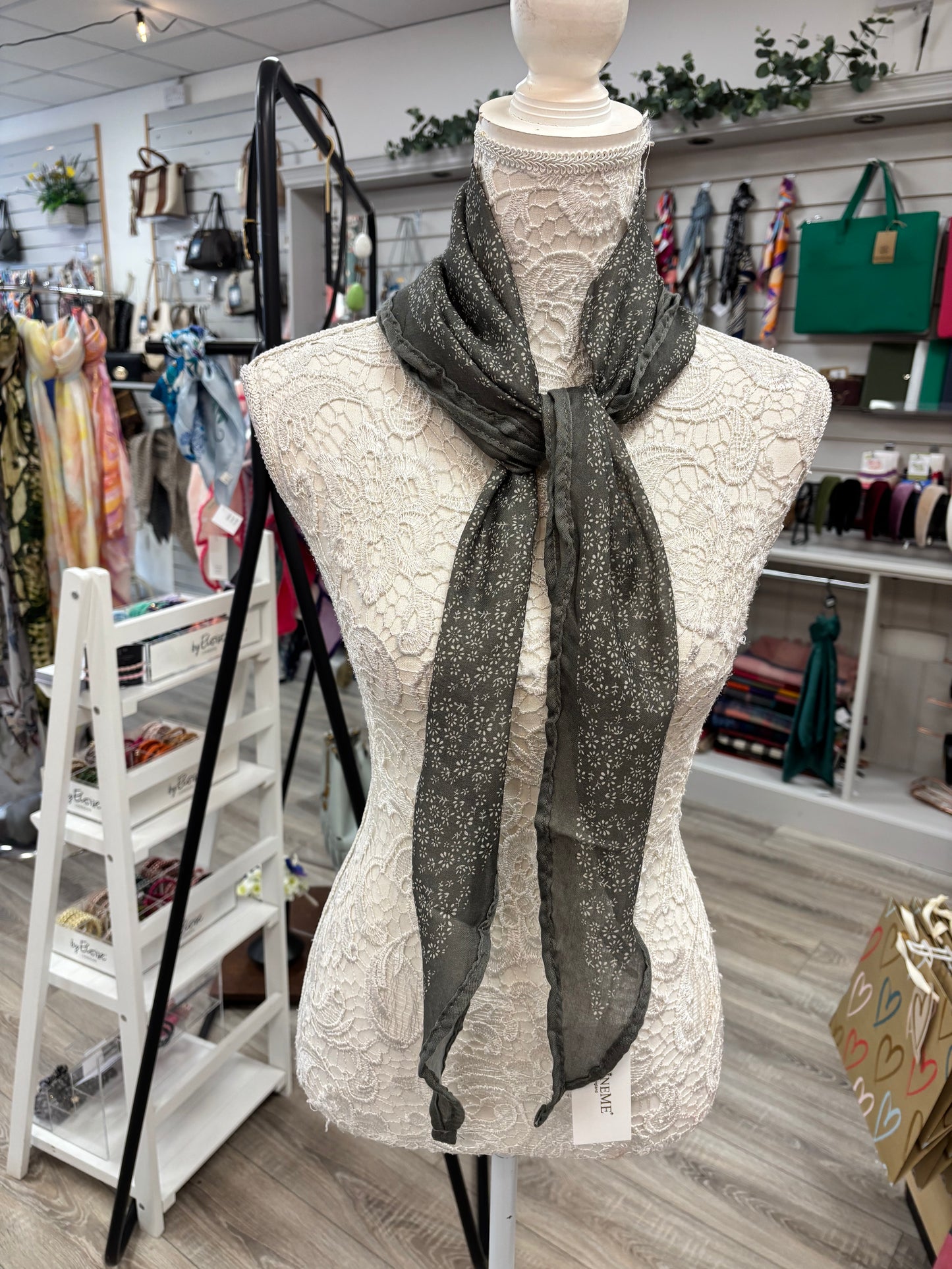 Annie scarf