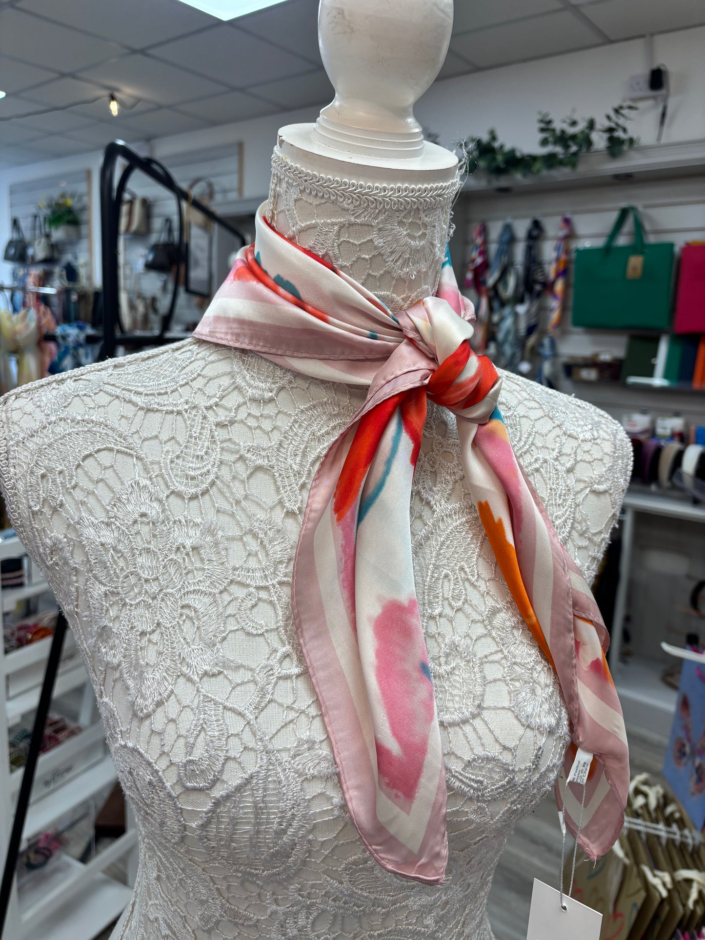 Pansy neck scarf