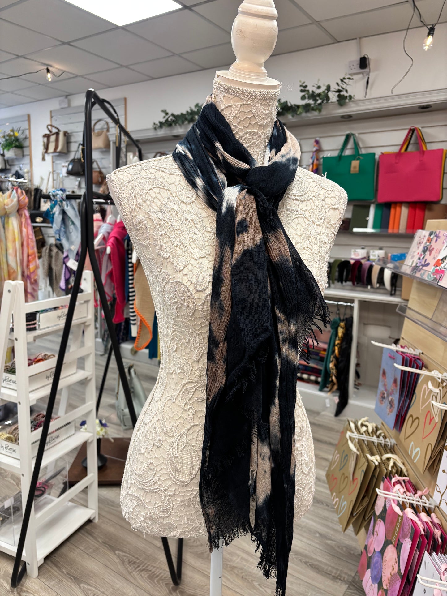 Willow crinkle scarf