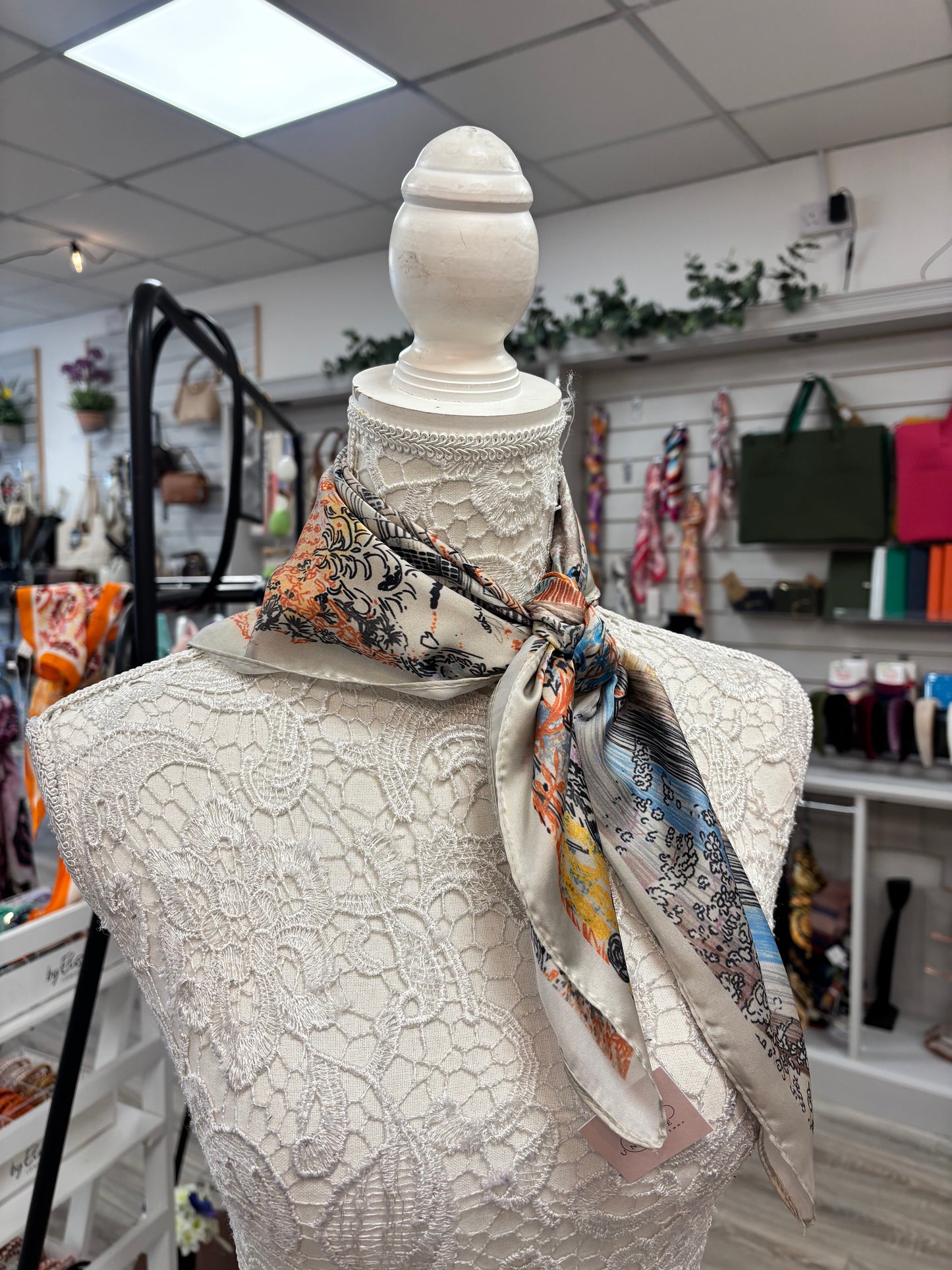City scene neck scarf