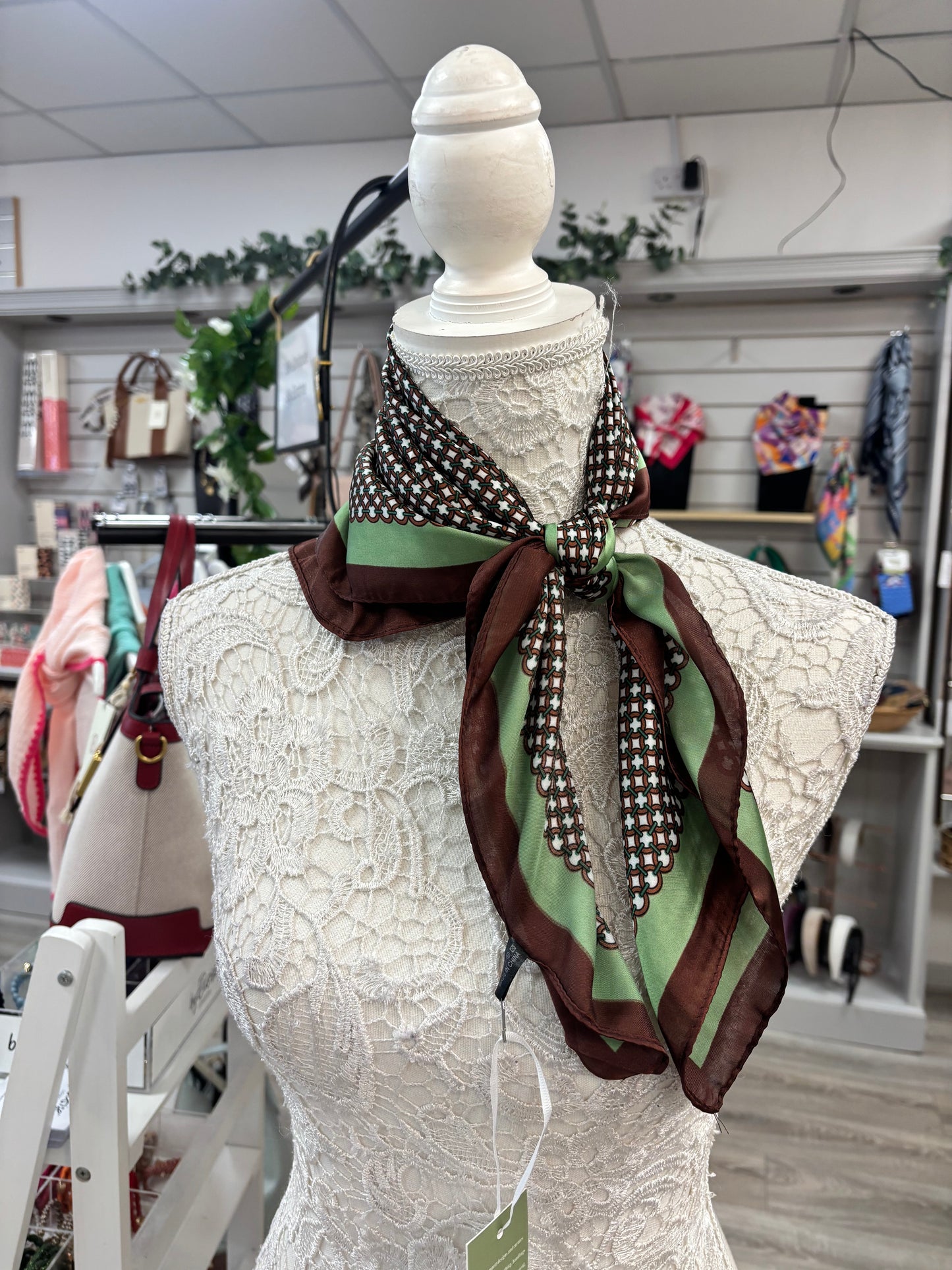 Riba neck scarf