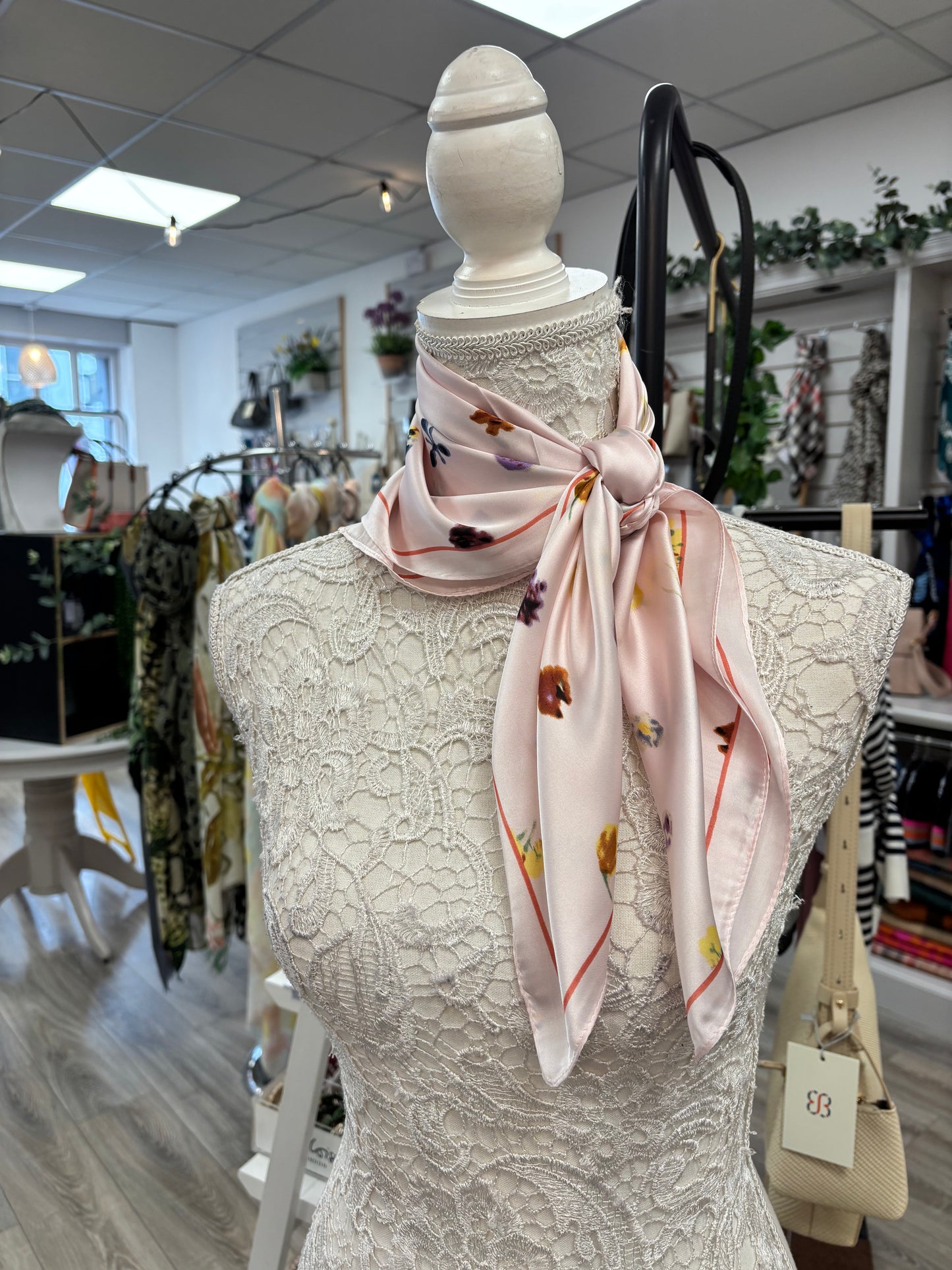 Polly neck scarf