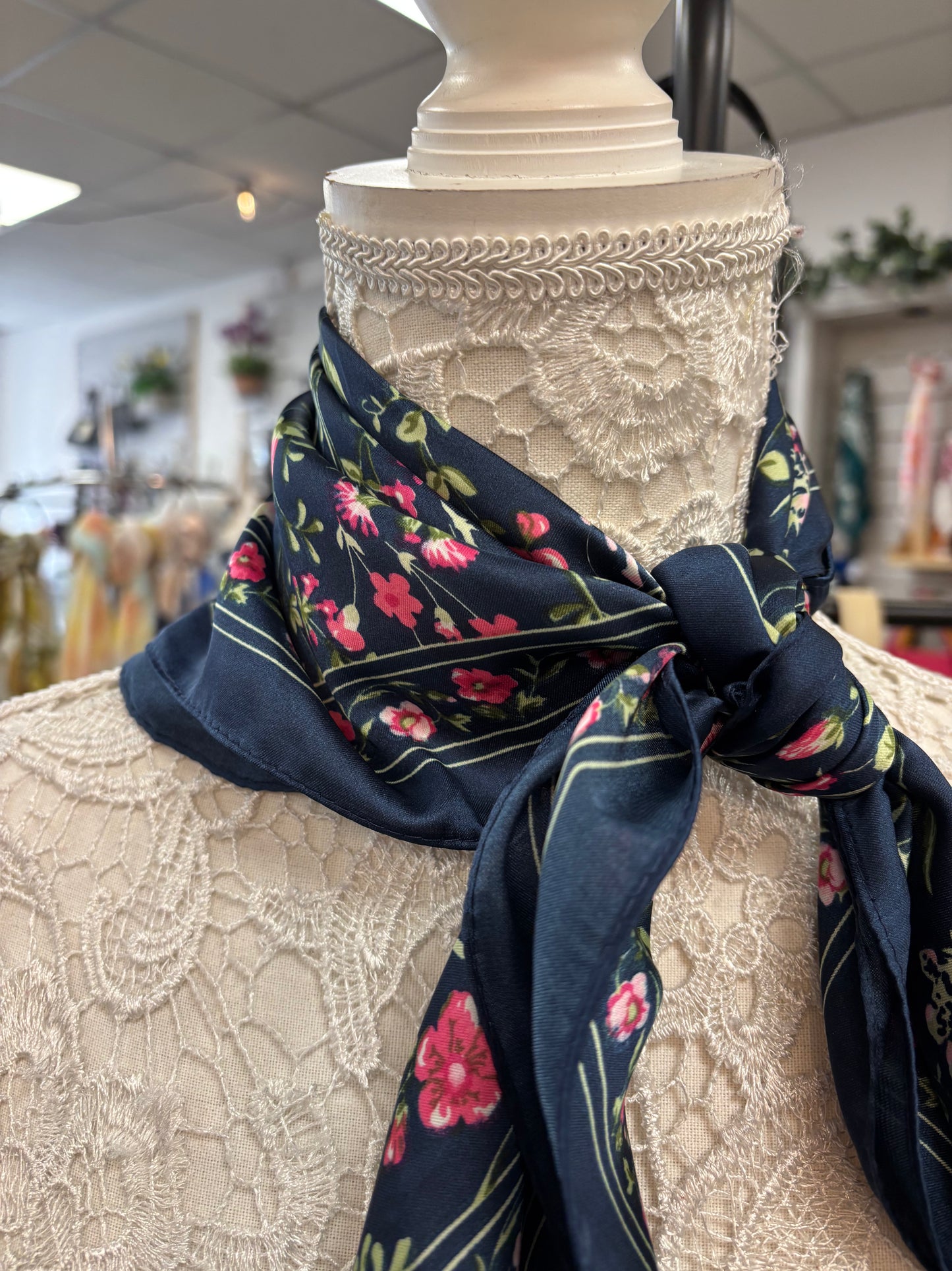 Dolly flower print scarf