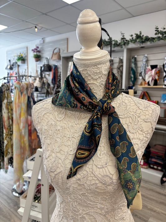 Billie neck scarf