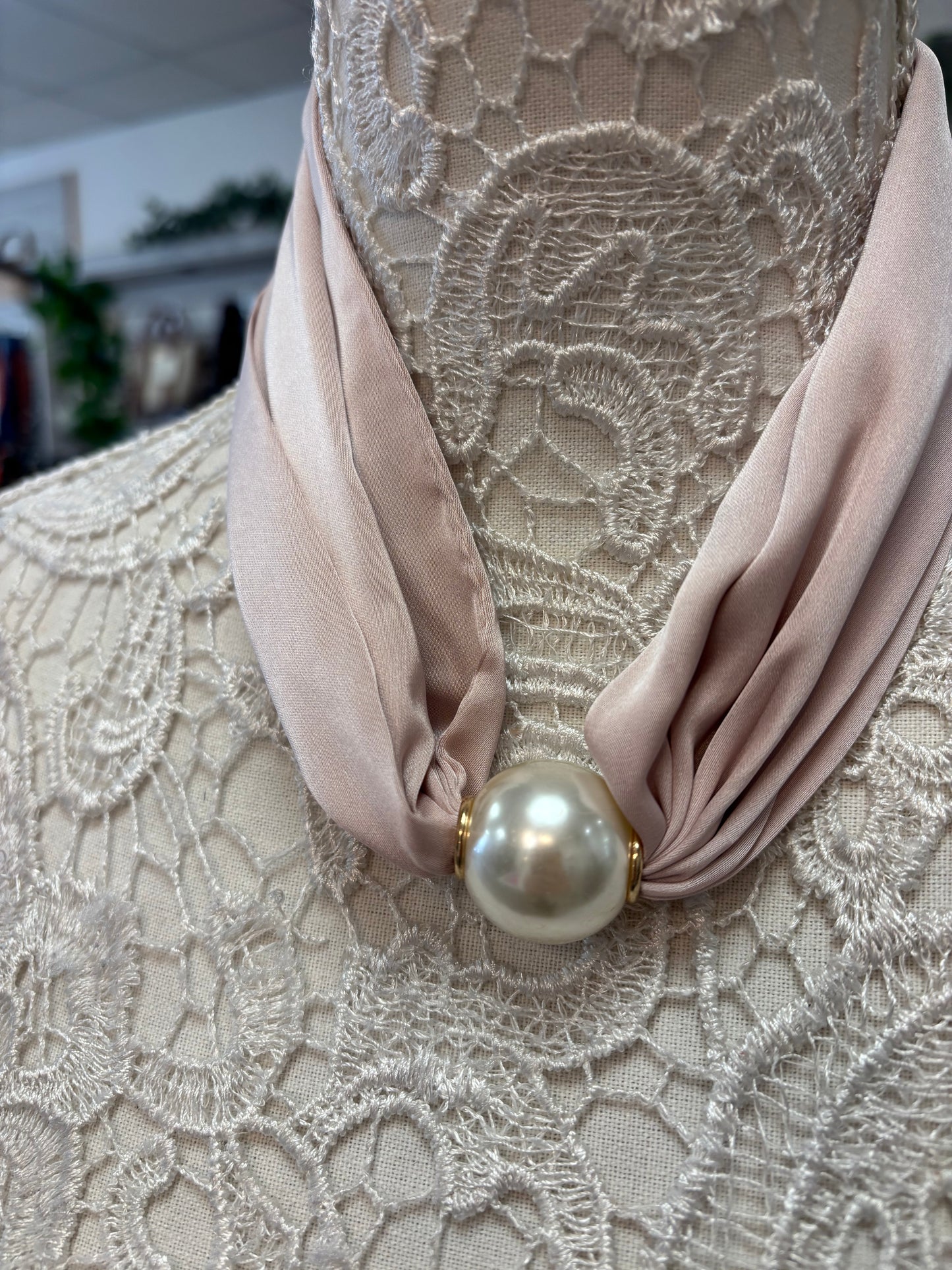 Penny pearl necklace/ scarf