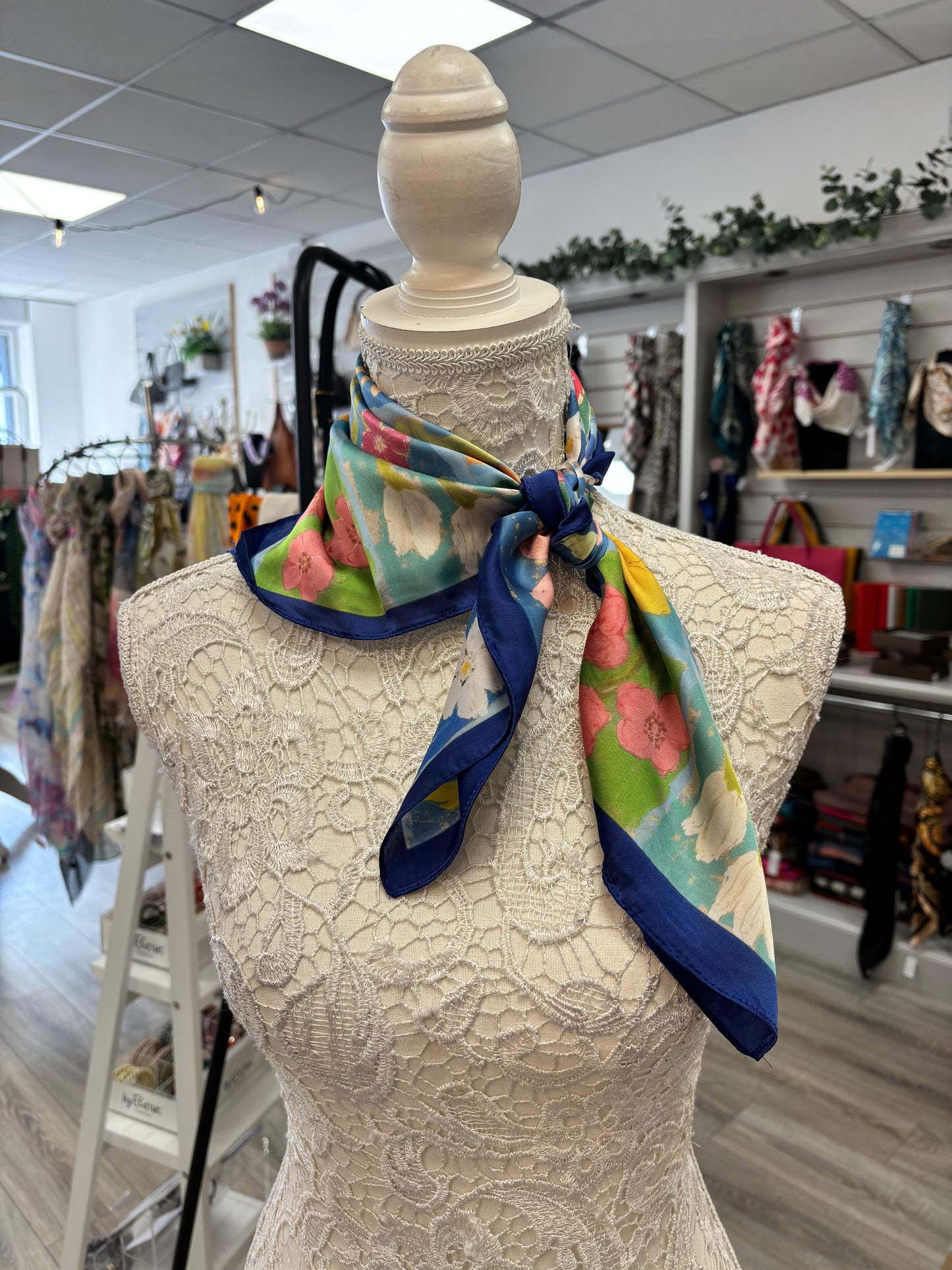 Posie neck scarf