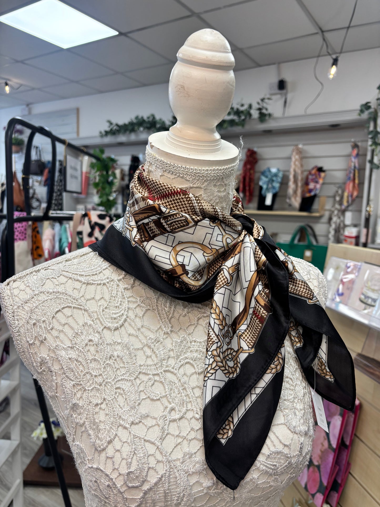 Reece neck scarf