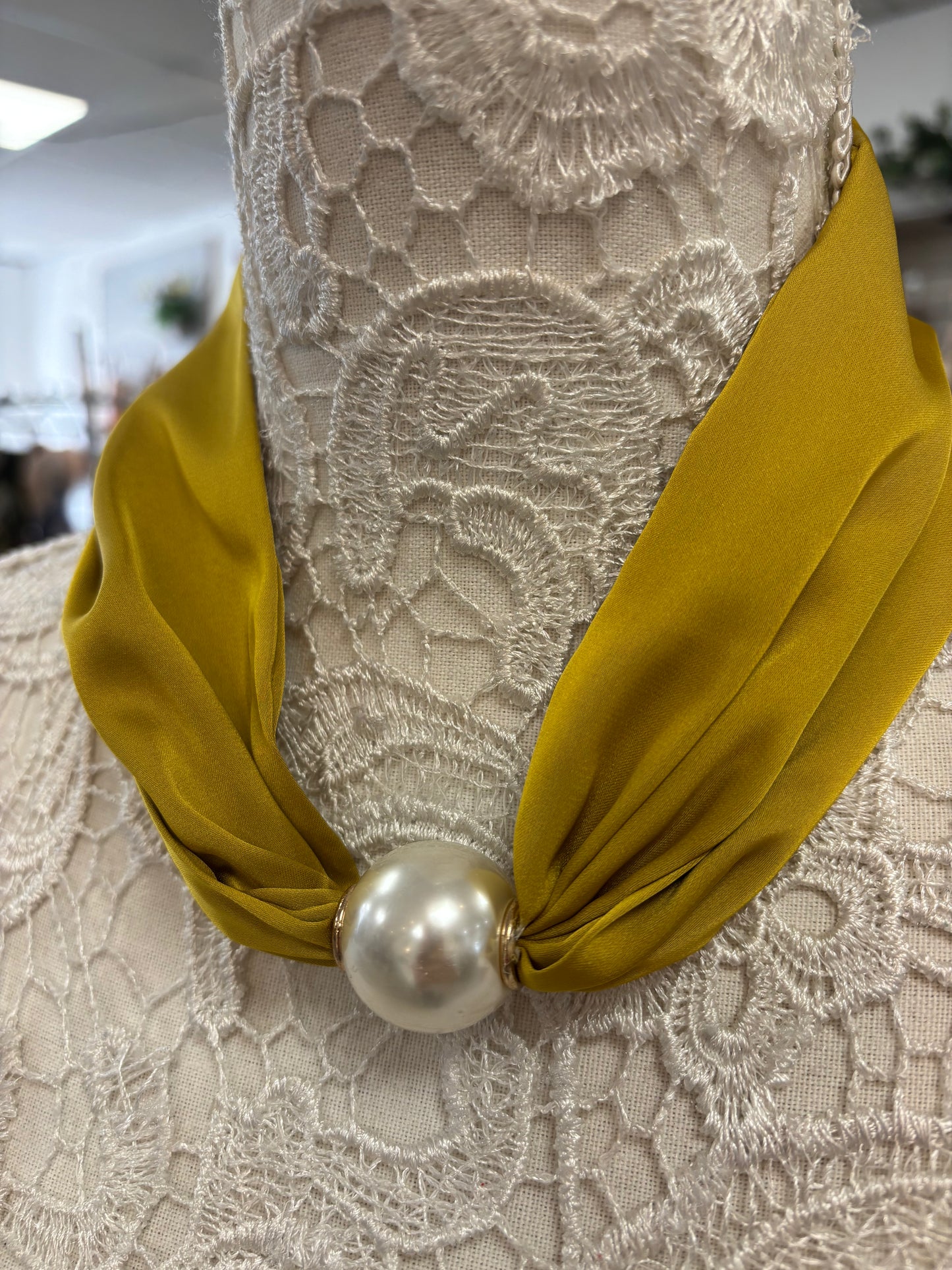 Penny pearl necklace/ scarf